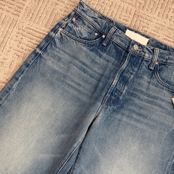 MOTHER NEW ⭐️The Dodger High Rise Button
Sneak Jeans in Wipeout 28 - Picture 14 of 16